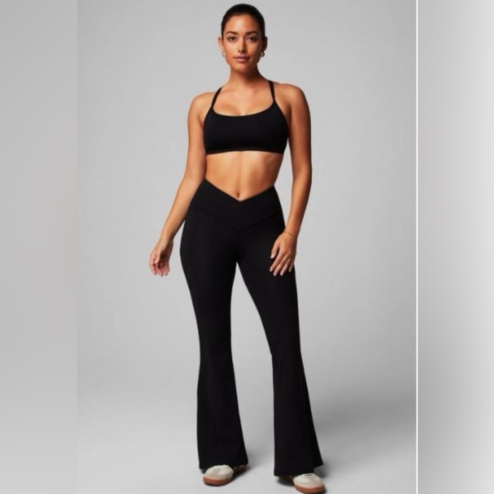 🖤 NWT- Fabletics HW Crossover Flare -BLACK (32”) REGULAR INSEAM 🖤